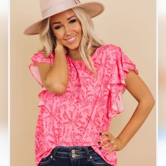 no brand Tops - NWOT Pink Ruffled Sleeve Top Size  XLARGE